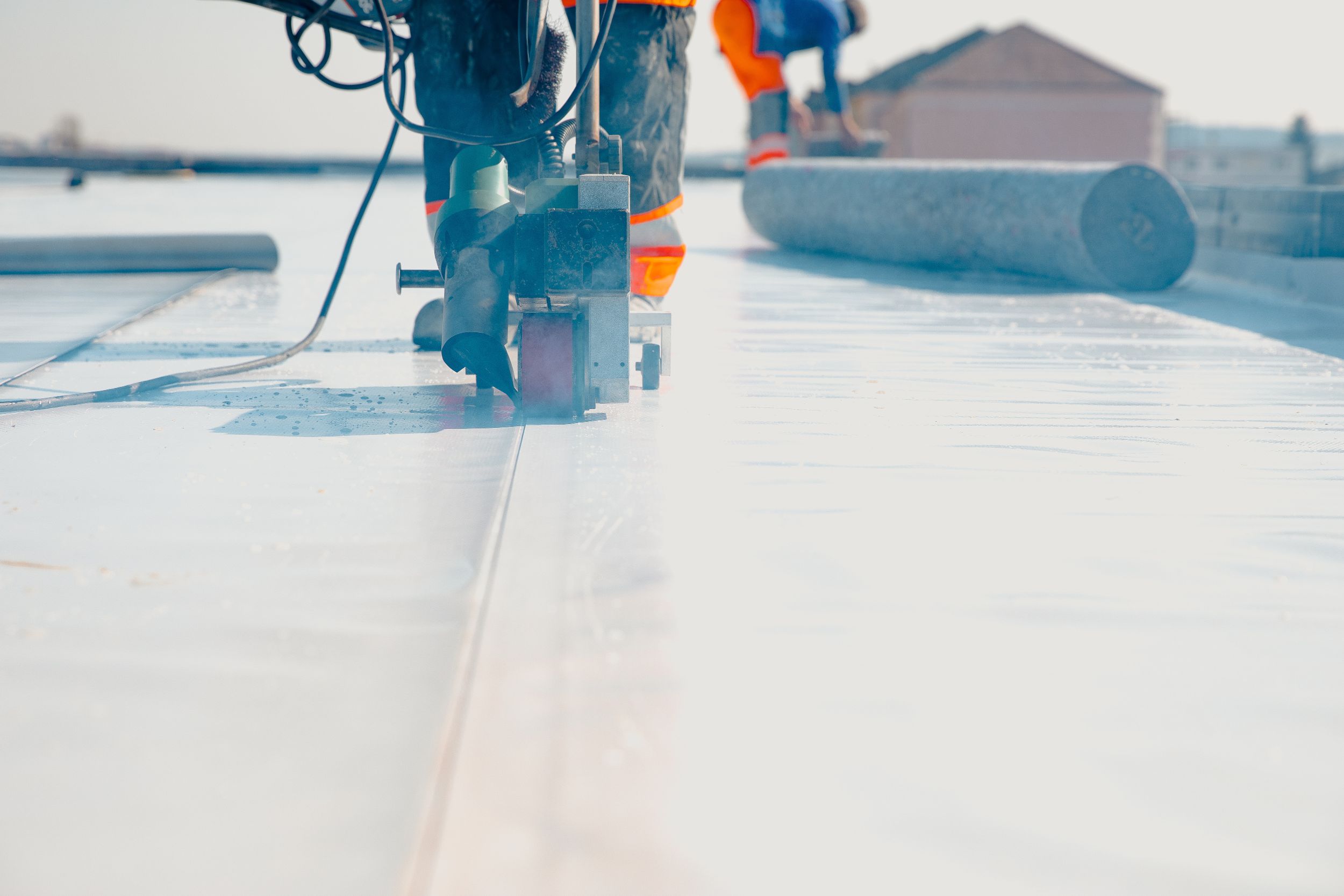 TIPS FOR SELECTING A ROOFING CONTRACTOR